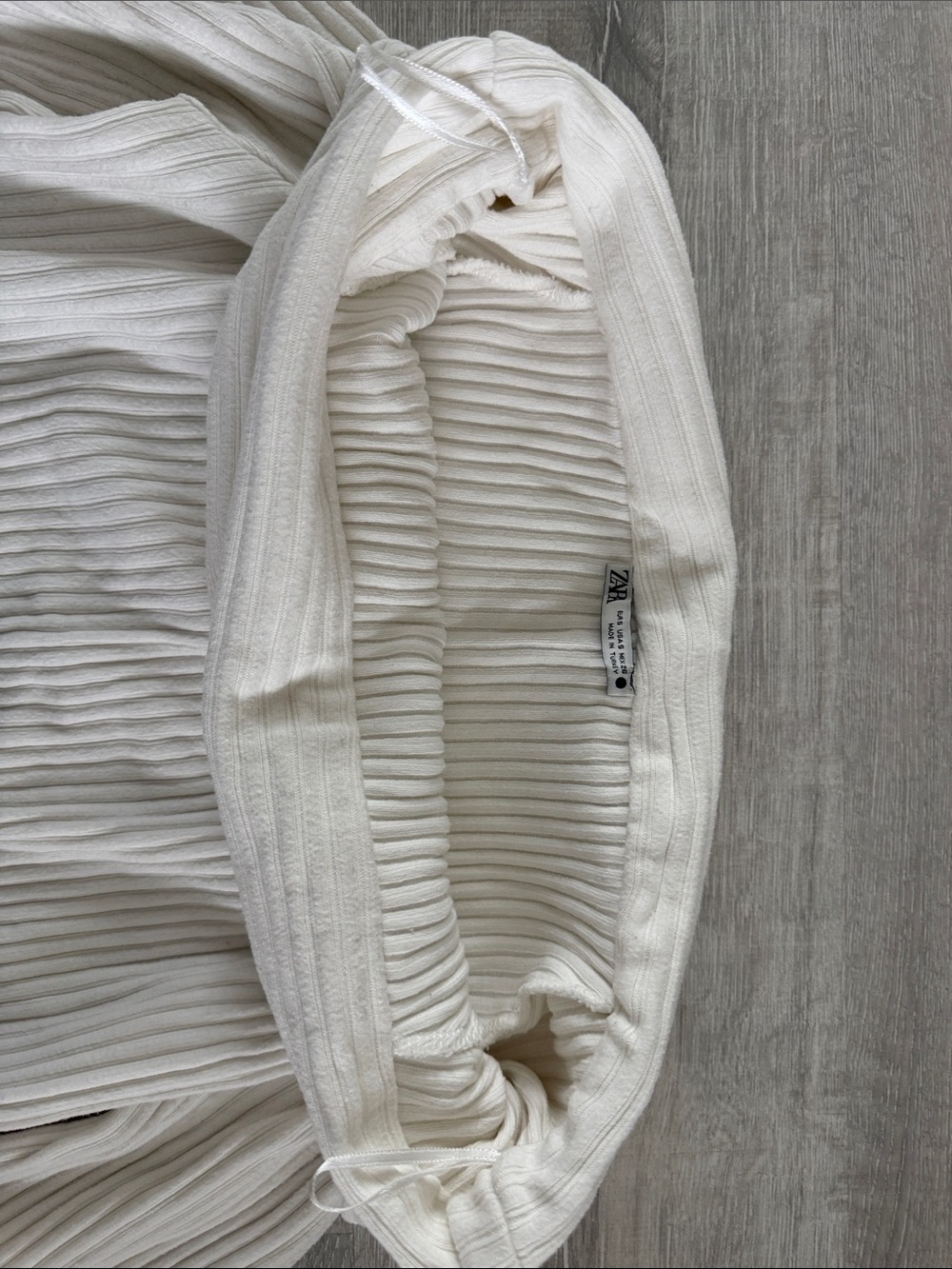 Off-the-Shoulder Ribbed Sweater - Picture 6 of 12